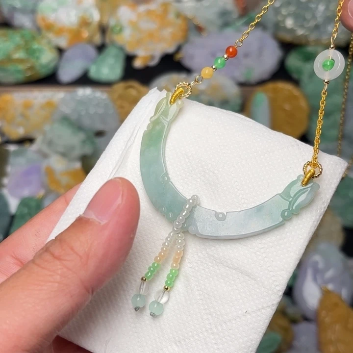 翡翠颈饰未镶嵌吊坠