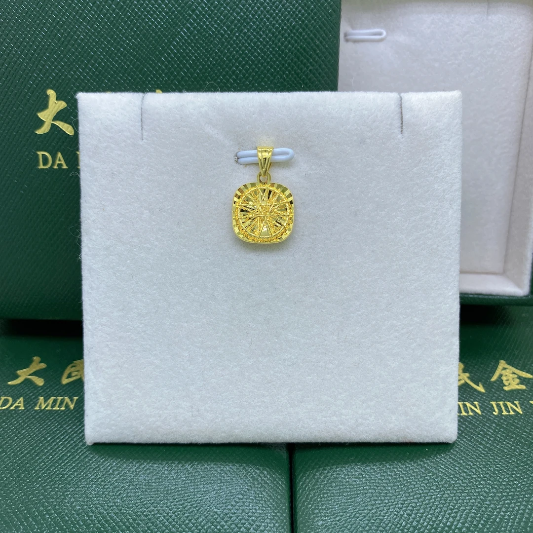 #7287黄18K金Au750精品方糖吊坠