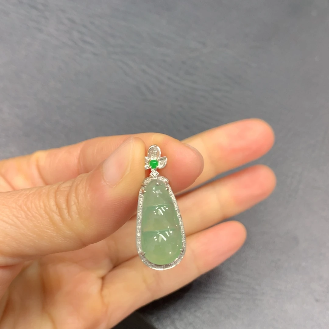 翡翠18K金镶嵌吊坠(不含链)