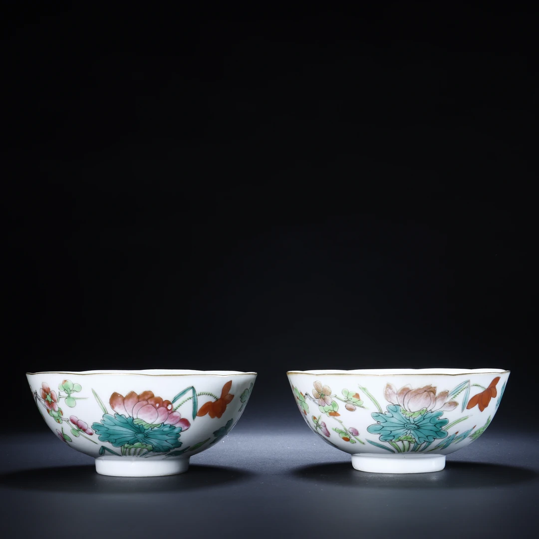 lot.10092 8067 清 粉彩四季花卉碗（一对）D:14cm;H:6cm