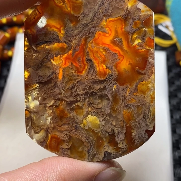 玛瑙/玉髓颈饰未镶嵌金*