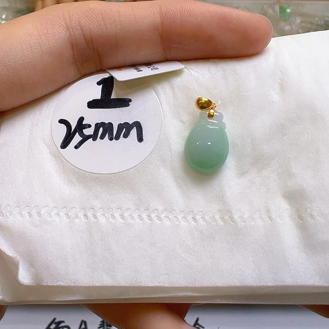 翡翠18K金镶嵌颈饰翡翠