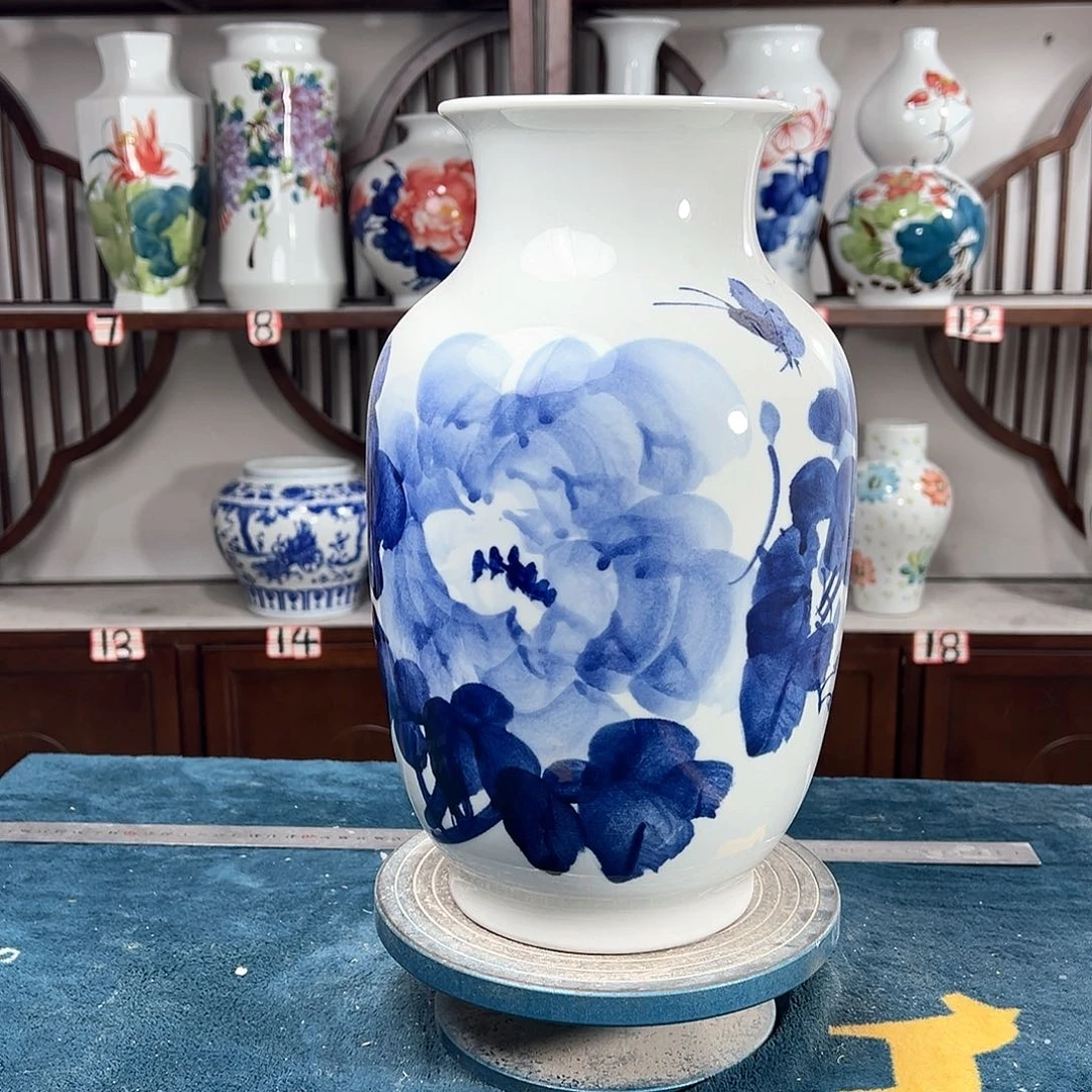 摆件景德镇陶瓷大冬青牡