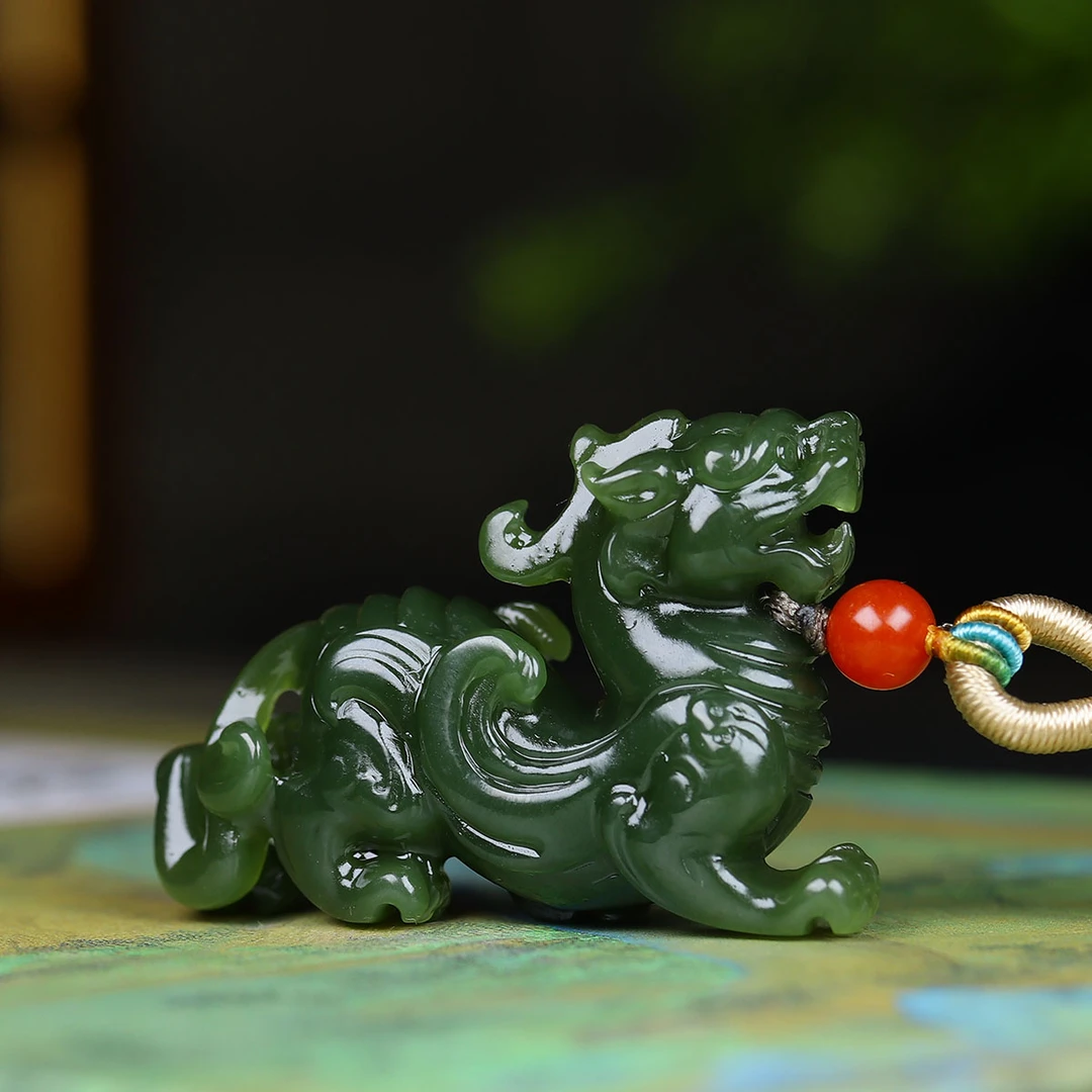 1215167和田玉碧玉神兽挂件