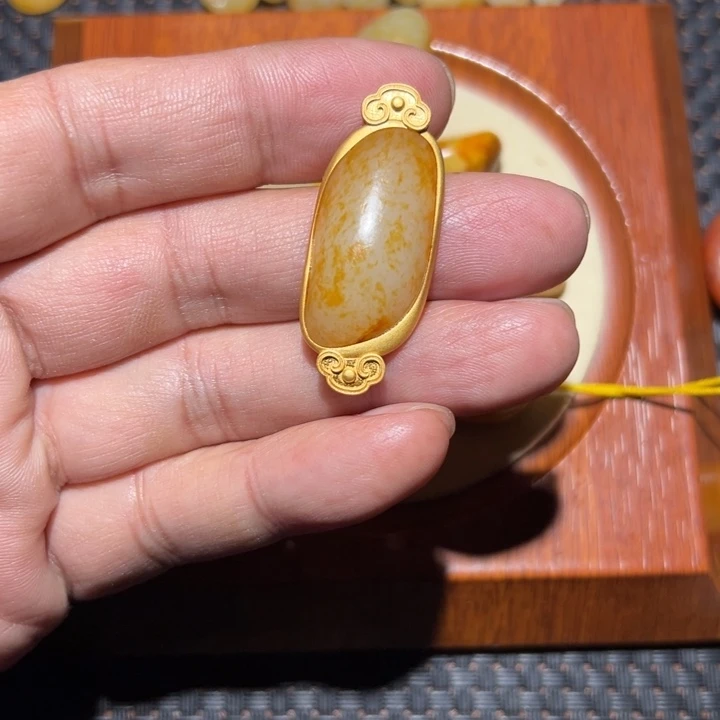 和田玉18K金镶嵌手链