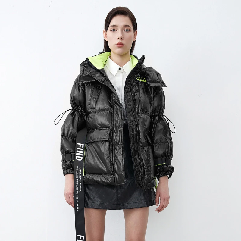 S·DEER圣迪奥女装连帽收腰冬季高端设计感黑色羽绒服S21482413