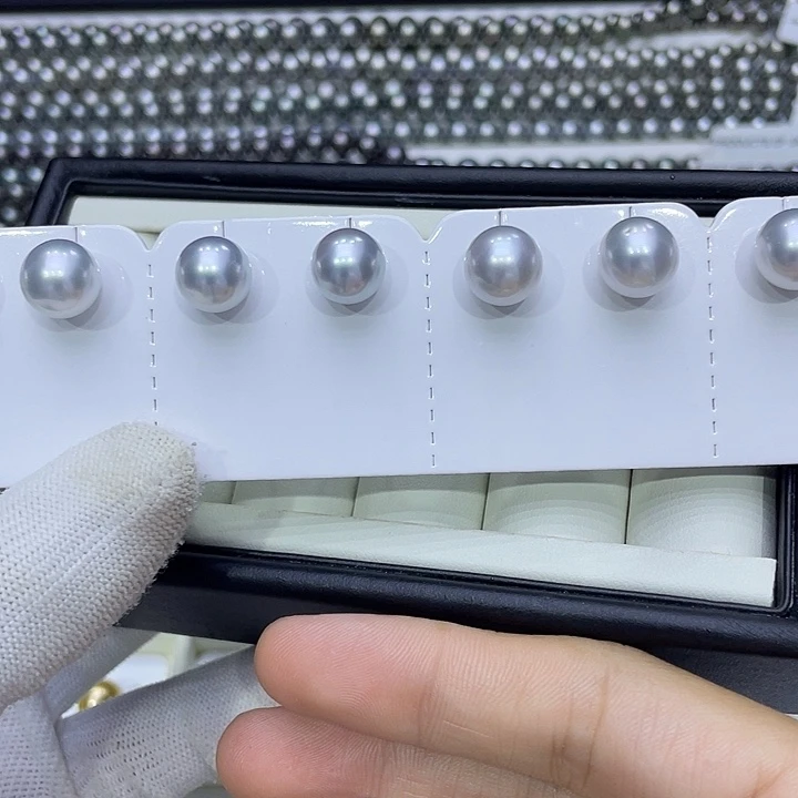 18K金镶嵌海水珍珠耳饰一对极光银蓝光海水澳白素钉