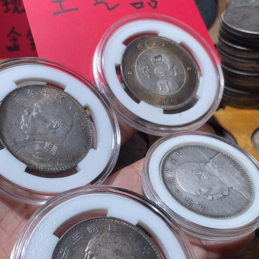 L***：现代文创工艺品发货四枚