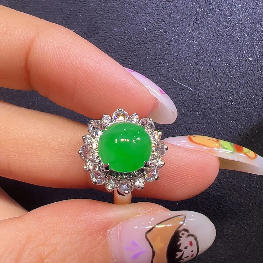 翡翠18K金镶嵌戒指蛋面