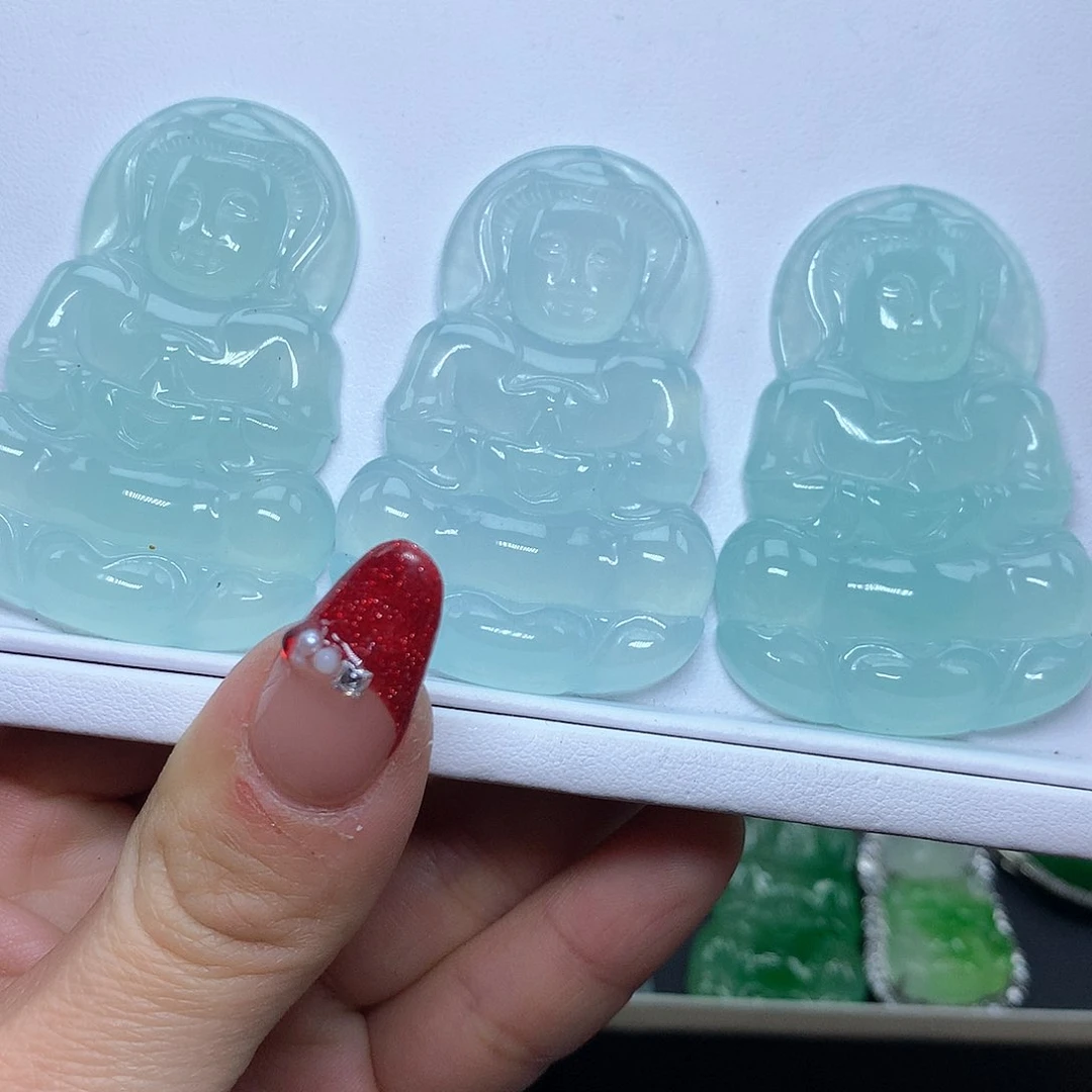 翡翠吊坠(赠链)未镶嵌