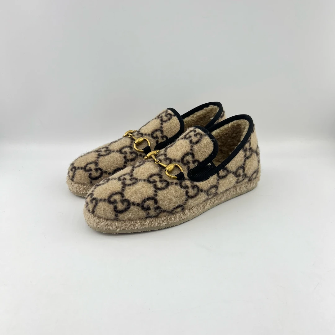 99新 GUCCI/古驰 37.5码/毛绒金属扣保暖平底鞋/11376598