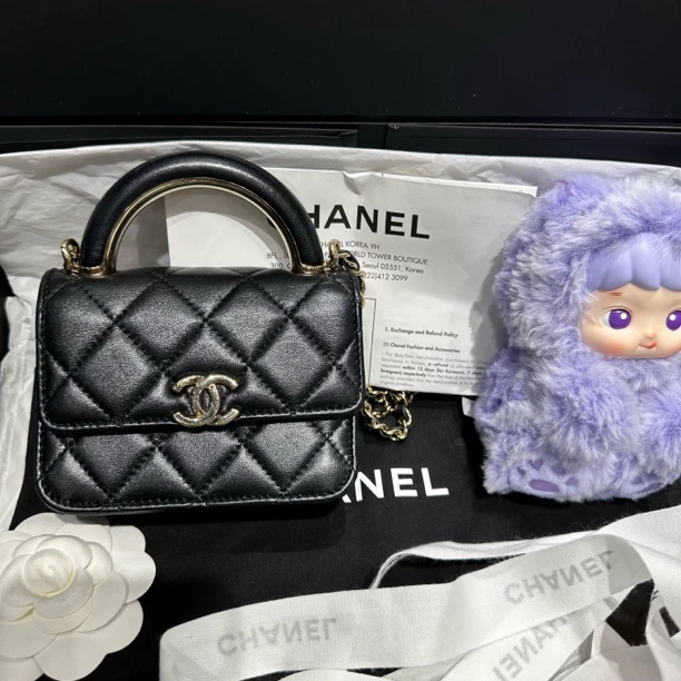99新 Chanel/香奈儿 黑金22A羊皮风琴粗手柄mini小woc 链条斜挎包