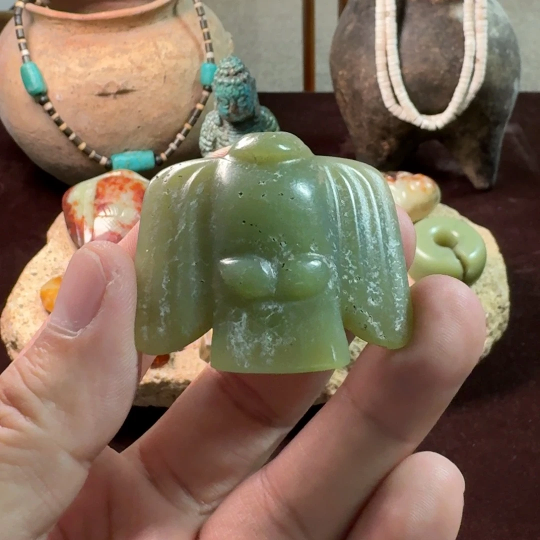 和田玉颈饰未镶嵌岩*