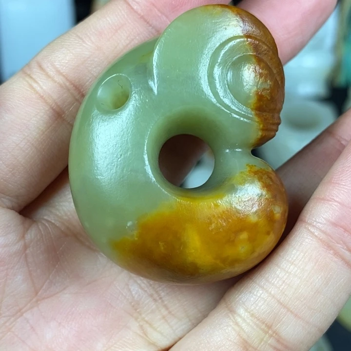 未镶嵌和田玉挂件向****。