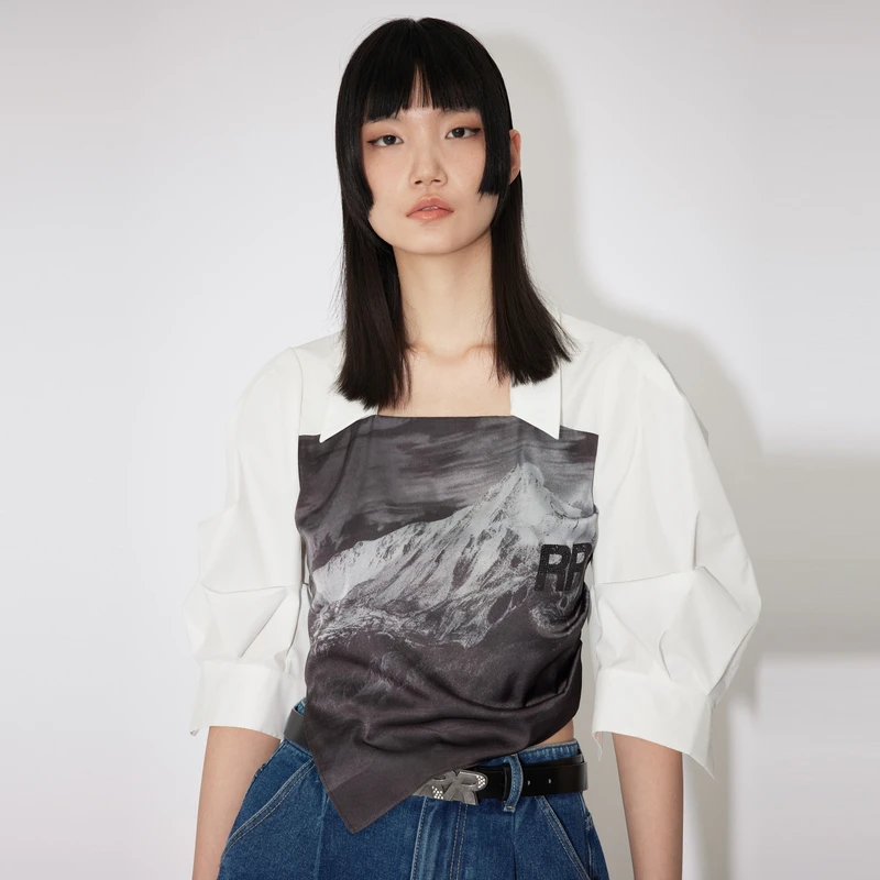 REVAN芮范谈莉娜同款趣味仿丝巾印花短单衣RM30801006