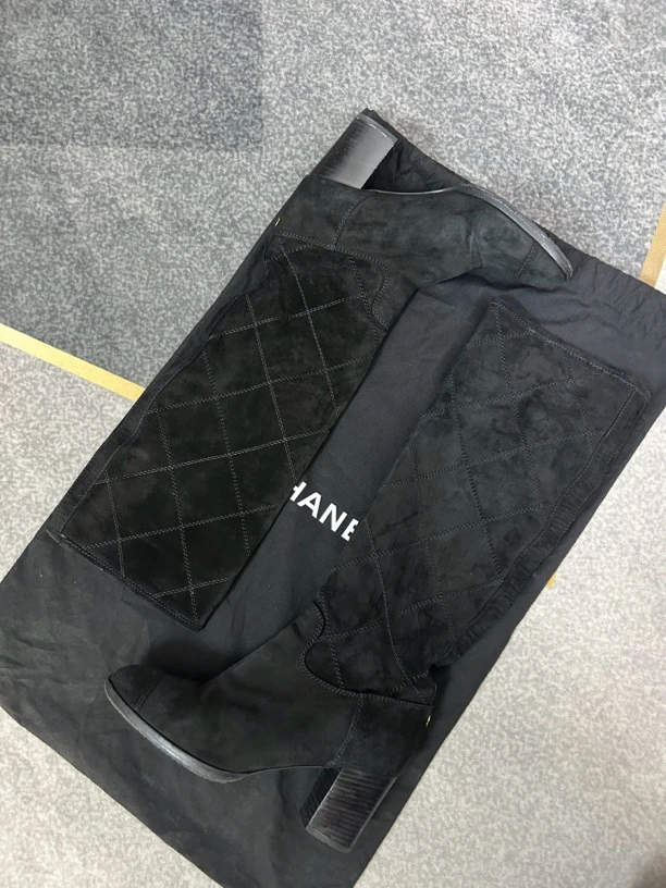 99新 Chanel/香奈儿 黑色绒面长靴三八半码