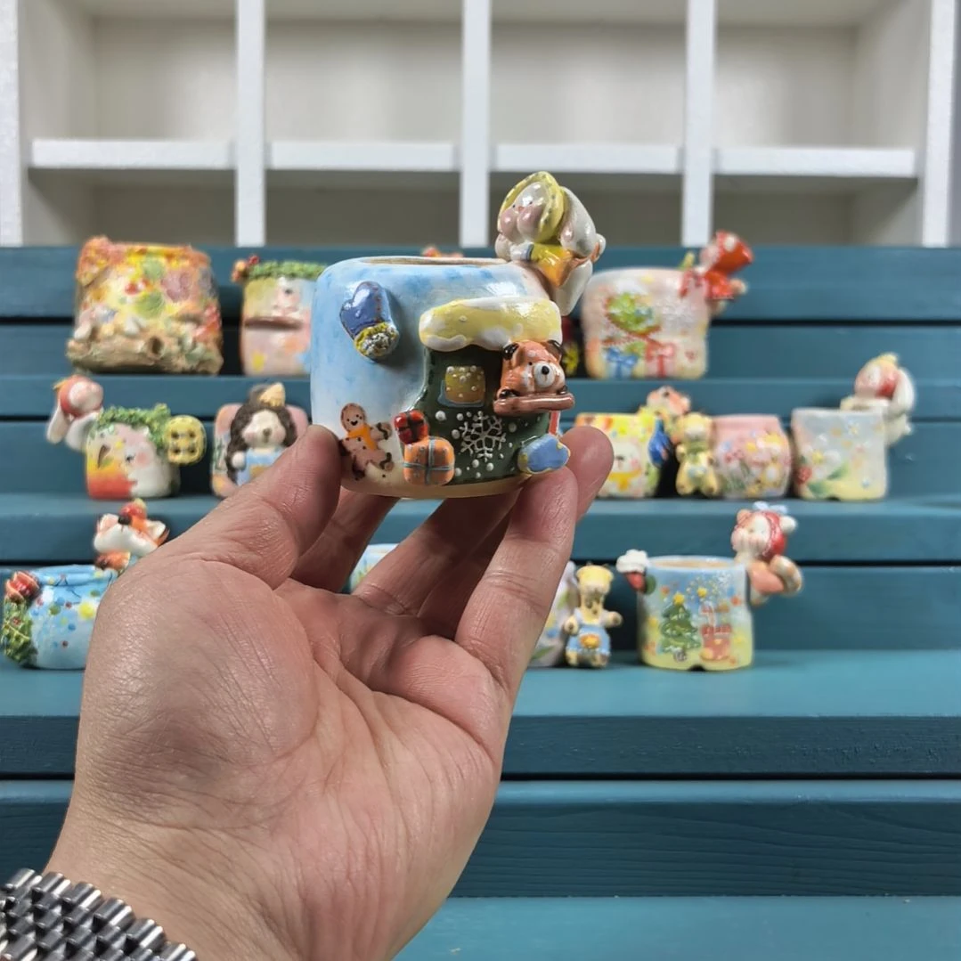 绿色小雪屋 小兔 手绘多肉花盆