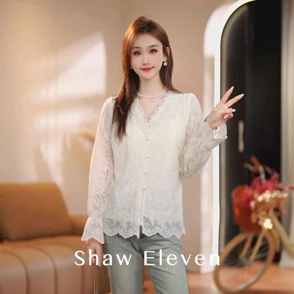 镂空勾花喇叭袖蕾丝衫女早春内搭花边领打底衫上衣