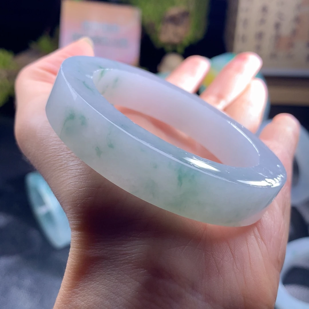 定制翡翠未镶嵌手镯