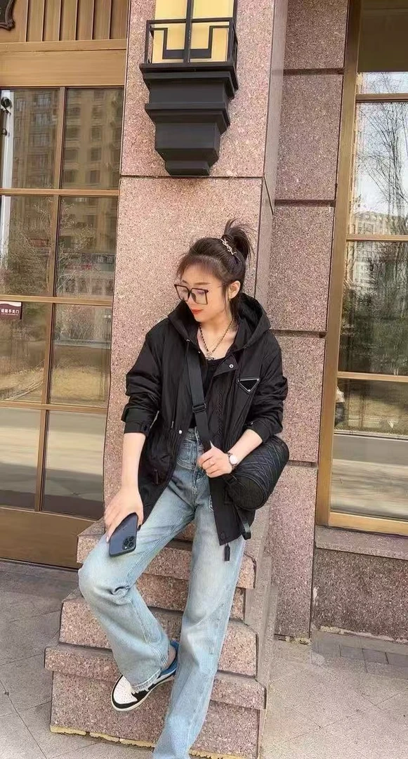 NN1479-时尚外套短款休闲女士黑色连帽