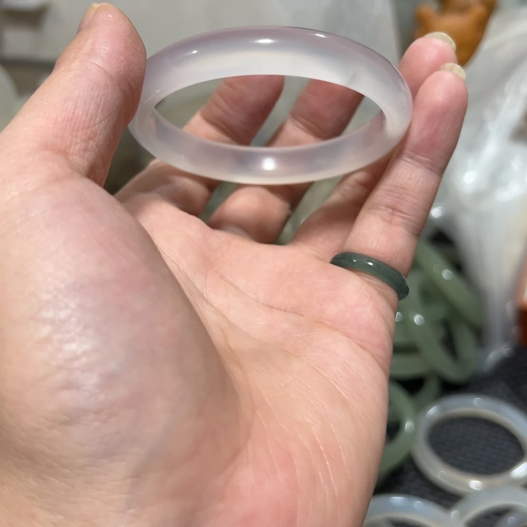 玛瑙/玉髓未镶嵌手镯60圈有纹雾33