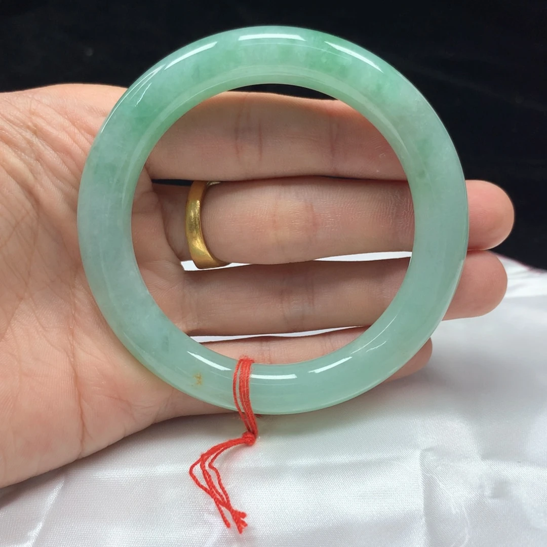 翡翠未镶嵌手镯（圆镯）56.1