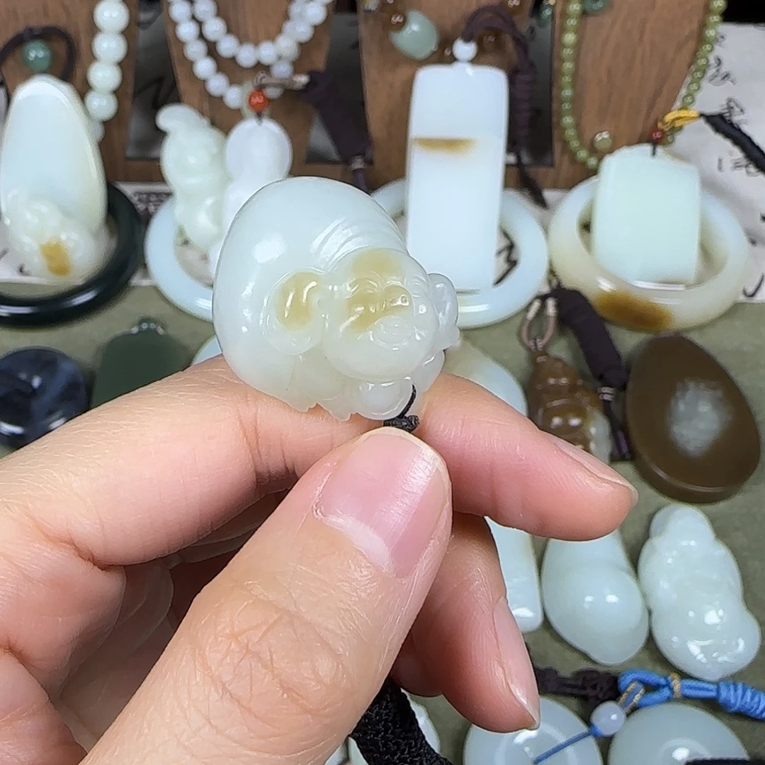 和田玉未镶嵌颈饰