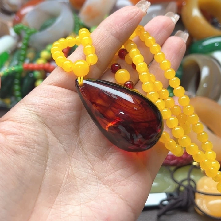 未镶嵌颈饰琥珀888889888889