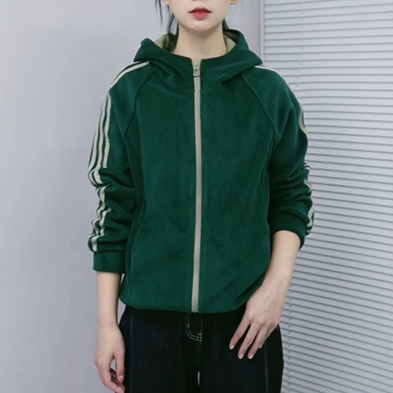 2025新款澳粒绒保暖外套秋冬季女士加厚运动上衣加绒连帽卫衣