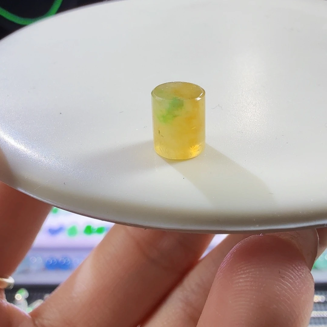 翡翠未镶嵌颈饰黄加绿桶珠