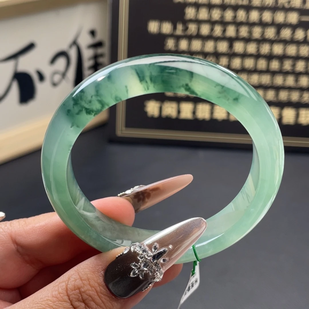 翡翠未镶嵌手镯【包容捡漏】冰透湖水绿飘花正圈手镯