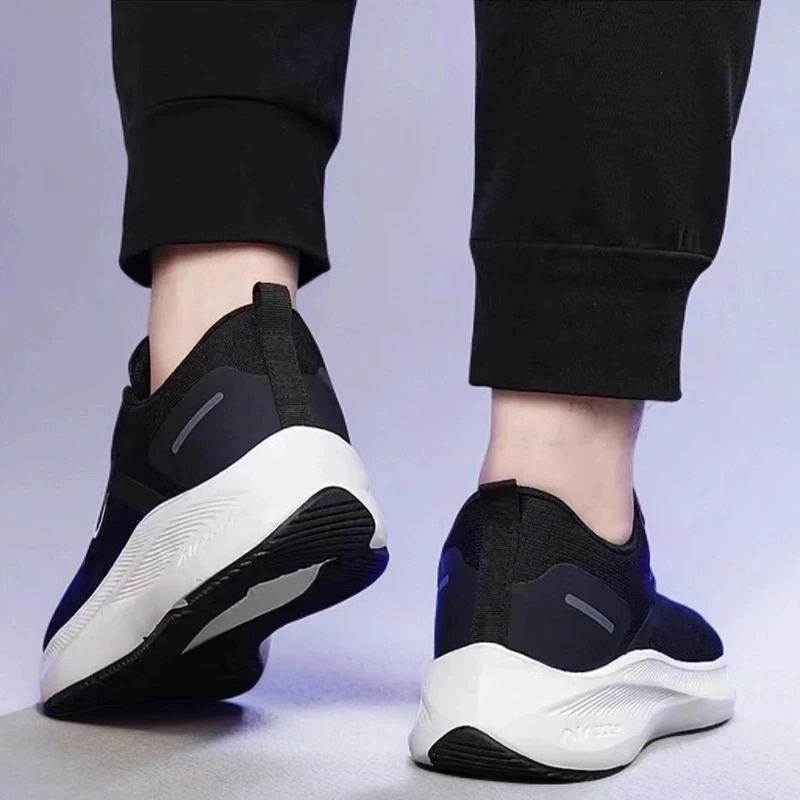 断码休闲运动时尚舒适透气缓震轻盈男女百搭飞织夏季情侣鞋