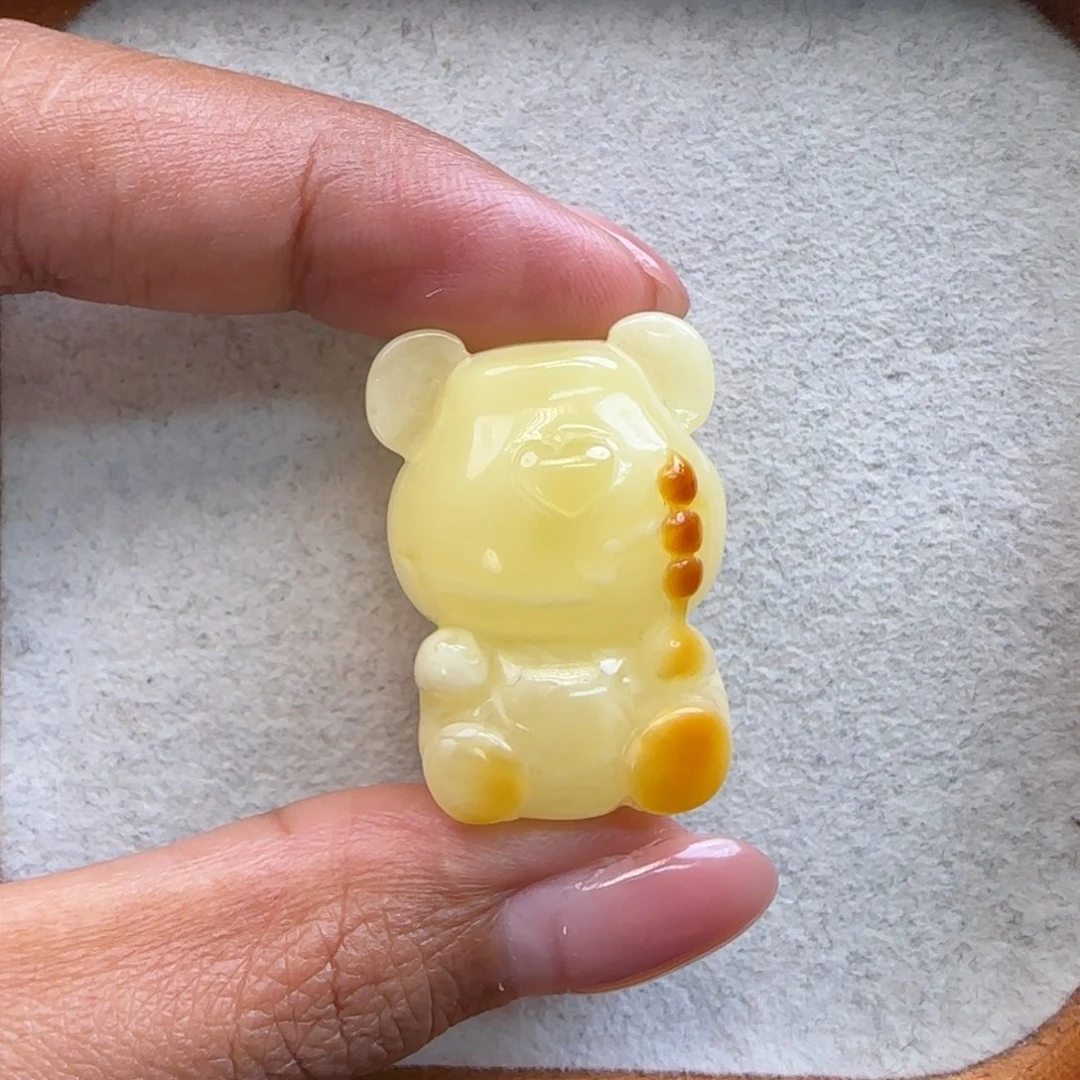 琥珀颈饰未镶嵌琥珀