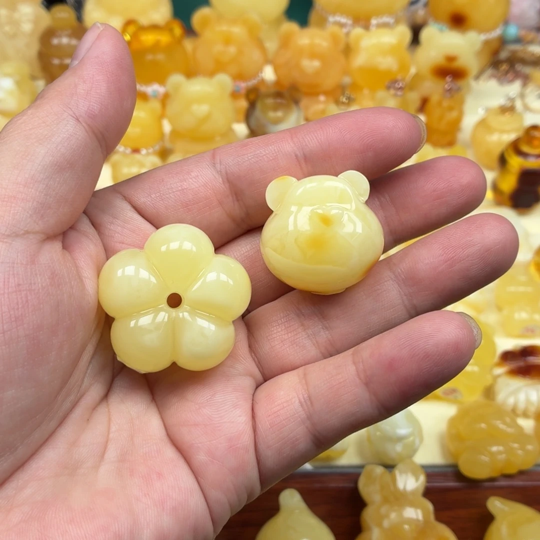 是***ᐝ琥珀未镶嵌裸石蜜蜡