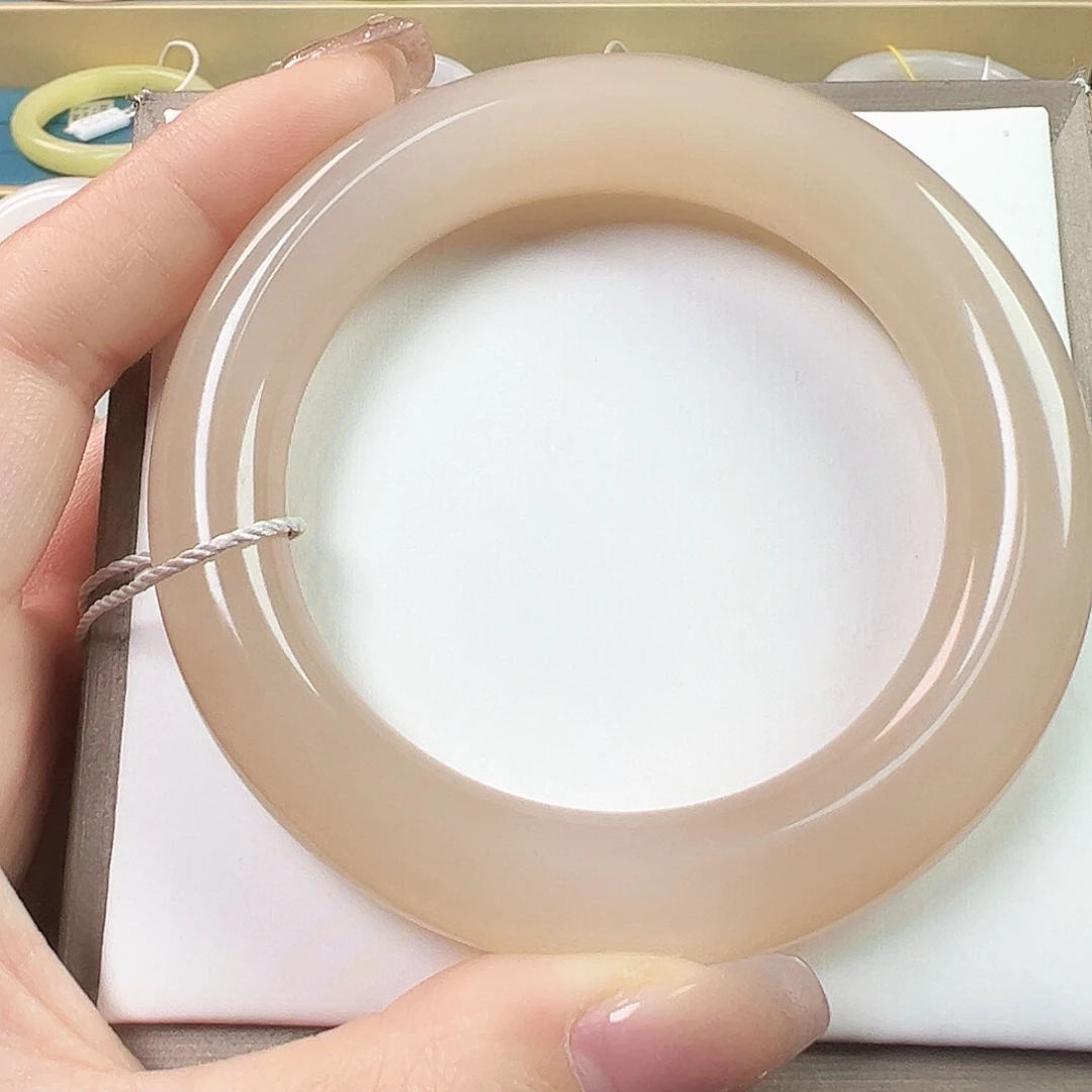 和田玉未镶嵌手镯浓藕粉胖圆条