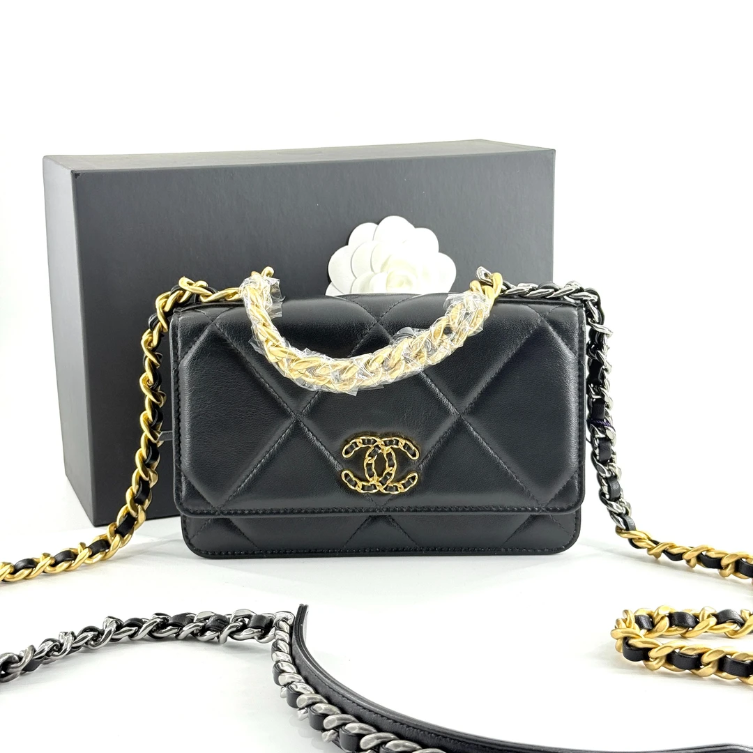 99新 Chanel/香奈儿 22S 19 Bag woc 黑金菱格纹手提单肩斜挎包