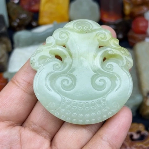 蛇纹石玉未镶嵌颈饰33