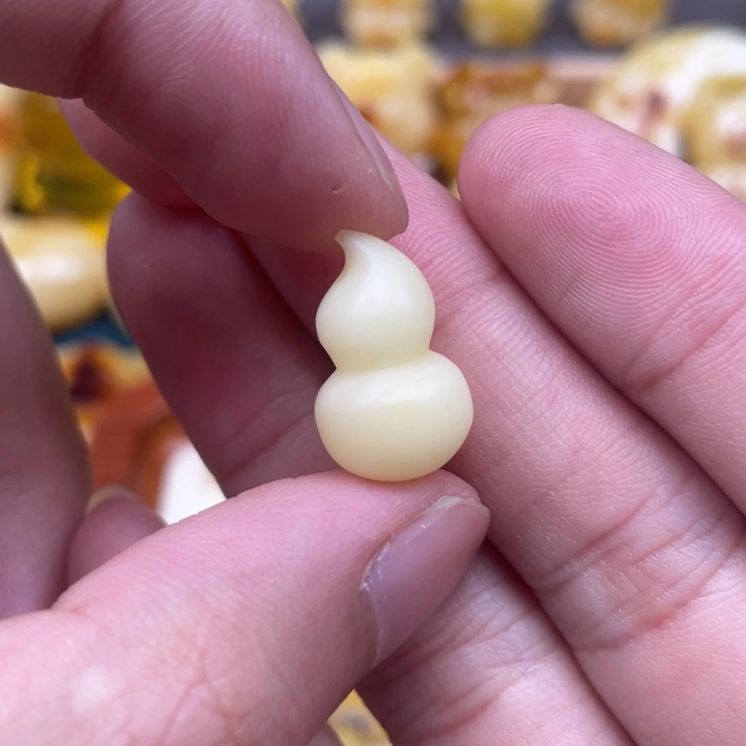 未镶嵌琥珀裸石蜜蜡