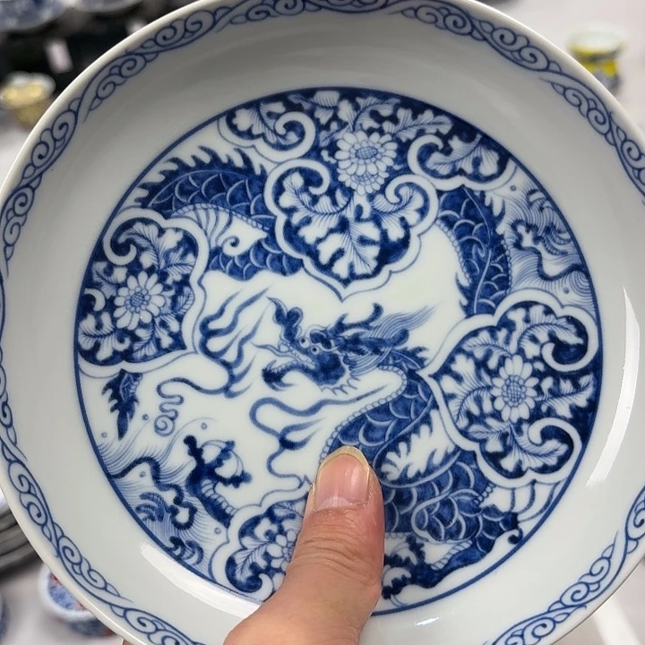 瓷片青花如意穿花龙大胡乘景德镇