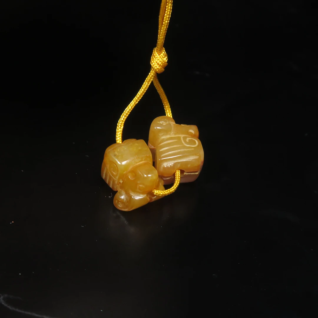 民国玉枭珠饰（一对）/MZ221543/和田玉/民族文物