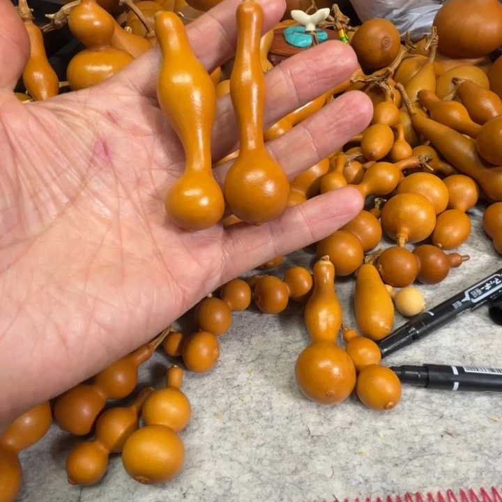 伽****伽罗的两把三瓶三瓶杆子葫芦