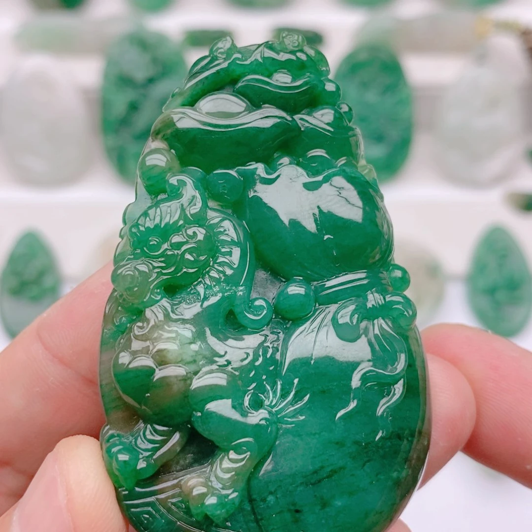 独山玉未镶嵌颈饰