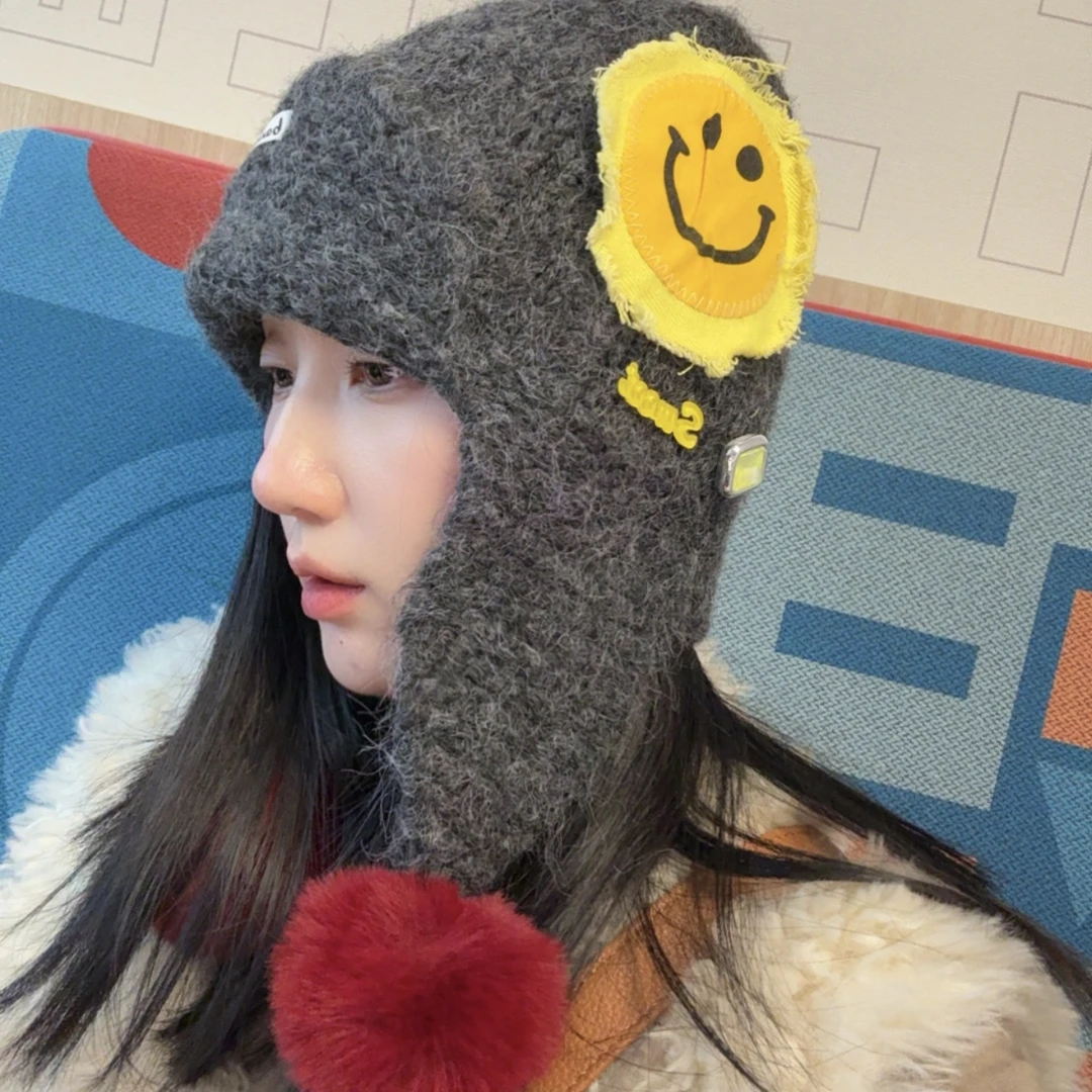 MM015灰色毛球大笑脸帽子