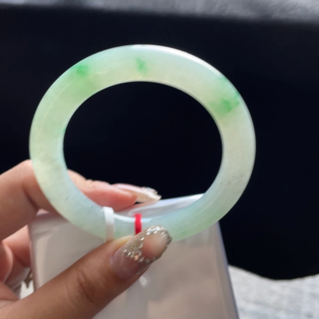 翡翠未镶嵌手镯三天鉴赏