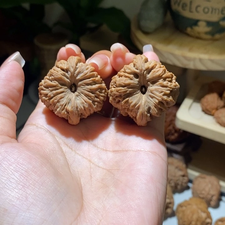把件文玩核桃33尺寸精品天残脚凹底南疆
