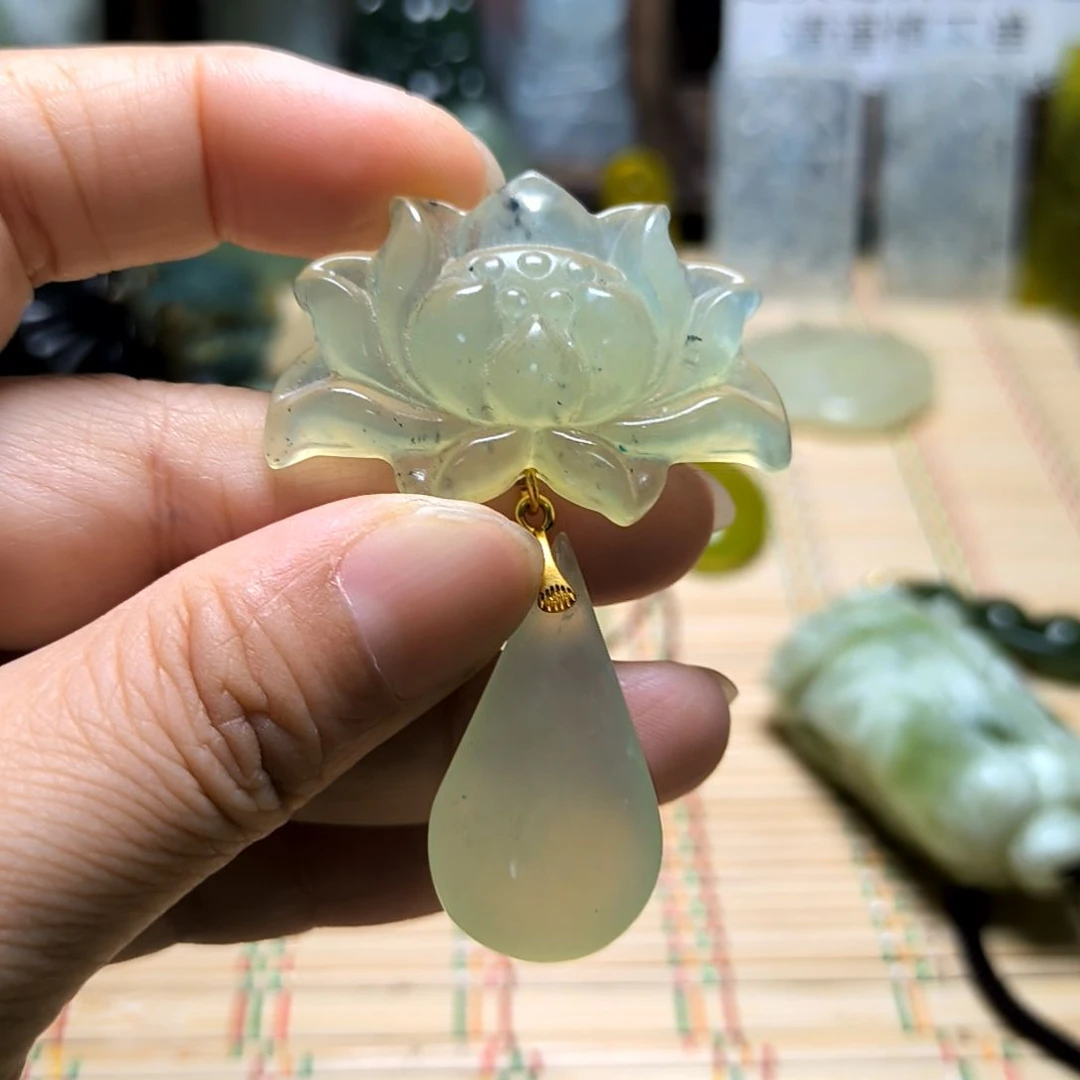 蛇纹石玉未镶嵌颈饰
