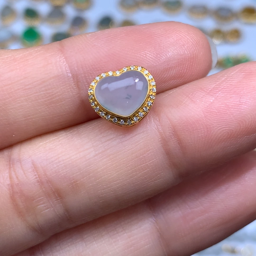 翡翠18K金镶嵌项链爱心