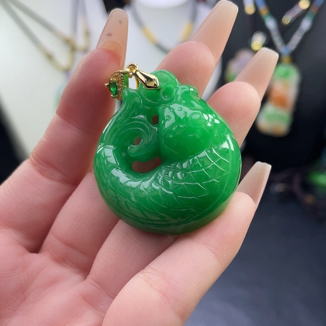 翡翠未镶嵌吊坠(赠链)