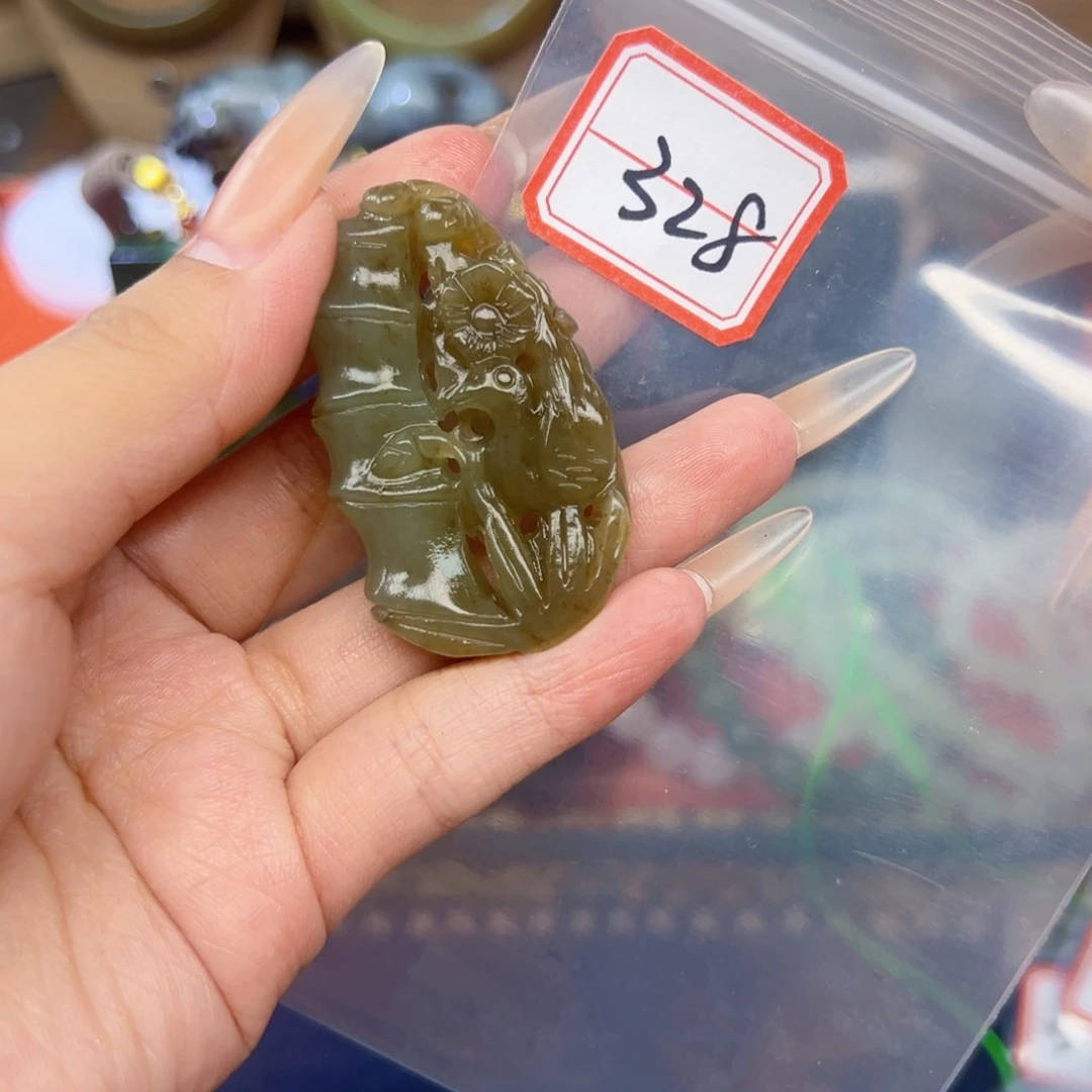 和田玉未镶嵌珠宝半成品