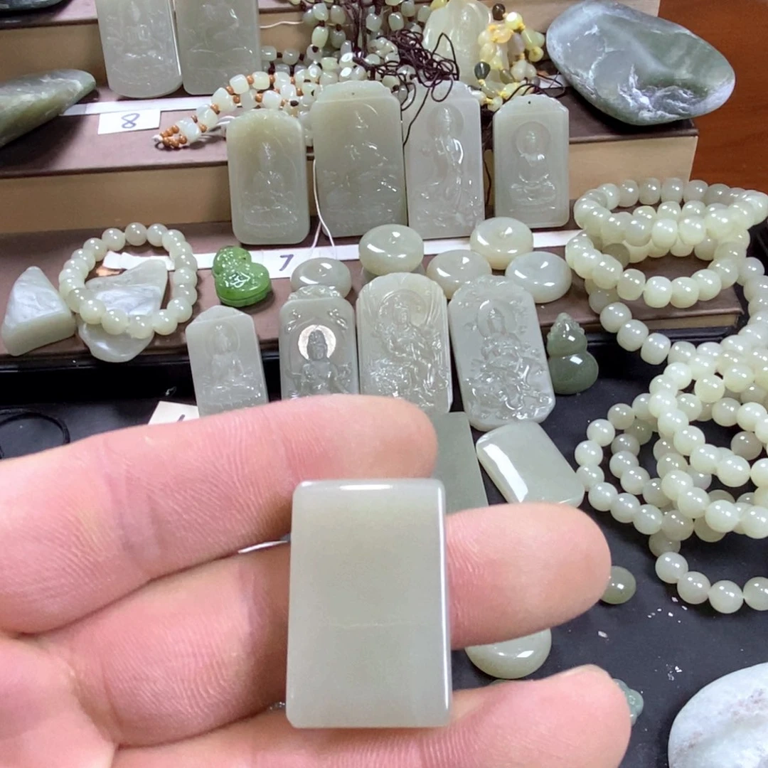 颈饰未镶嵌和田玉本**计01